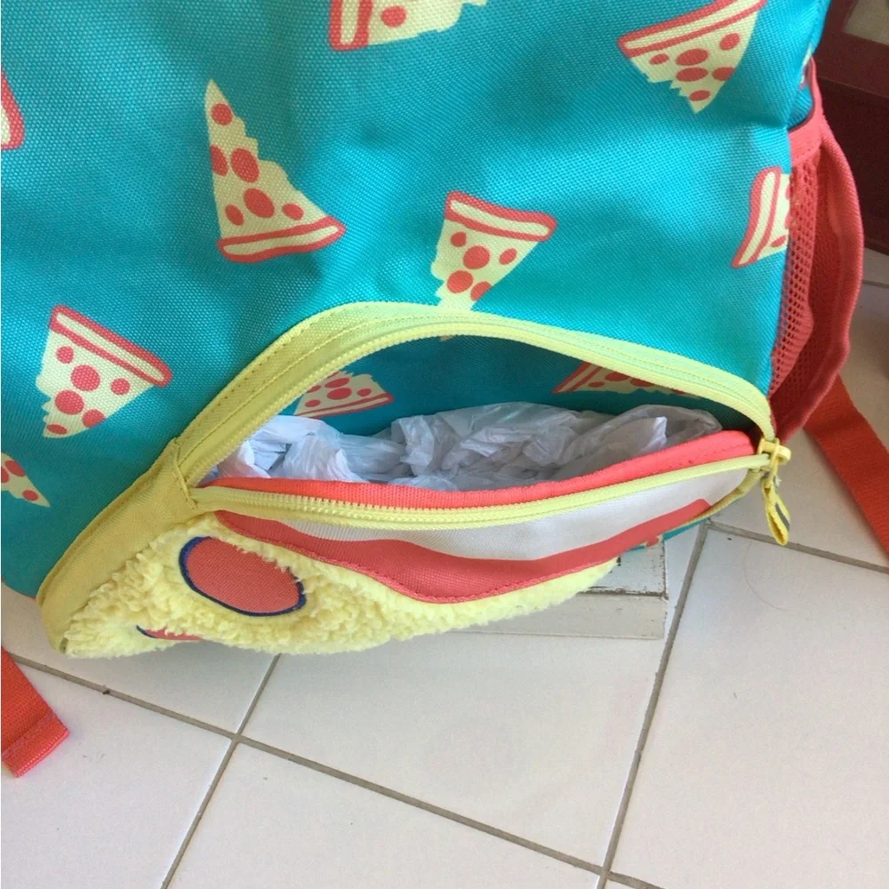 Cute Slice-o-Pizza Backpack - Picture 3 of 7